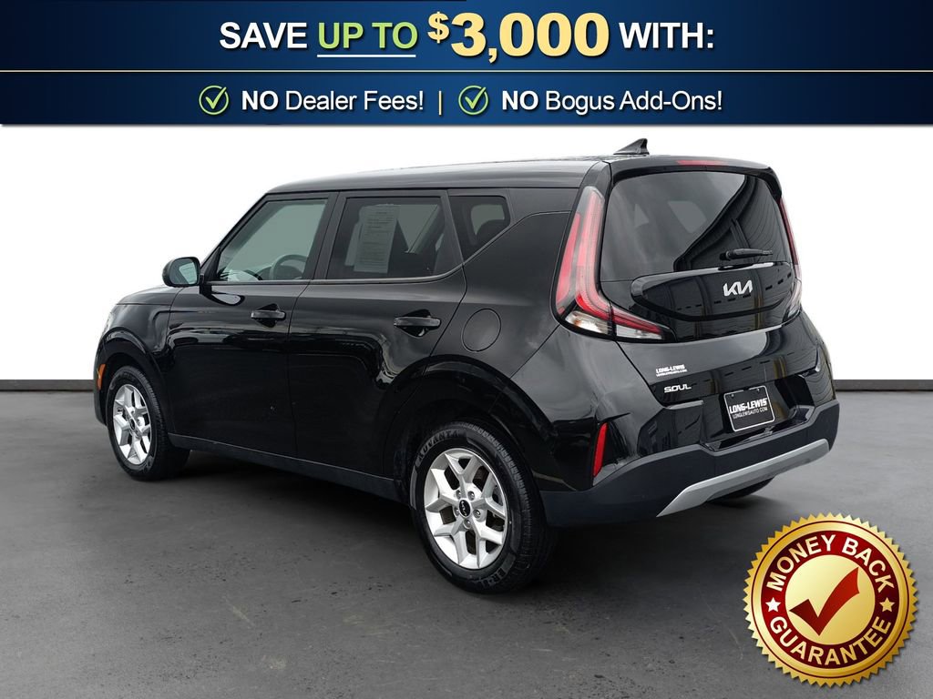 Used 2025 Kia Soul LX w/ LX Technology Package FWD image 4