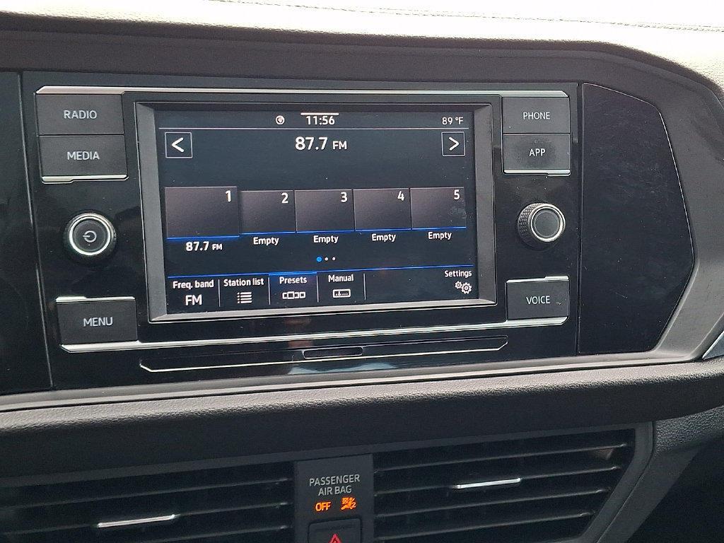 Used 2023 Volkswagen Jetta SE FWD image 3