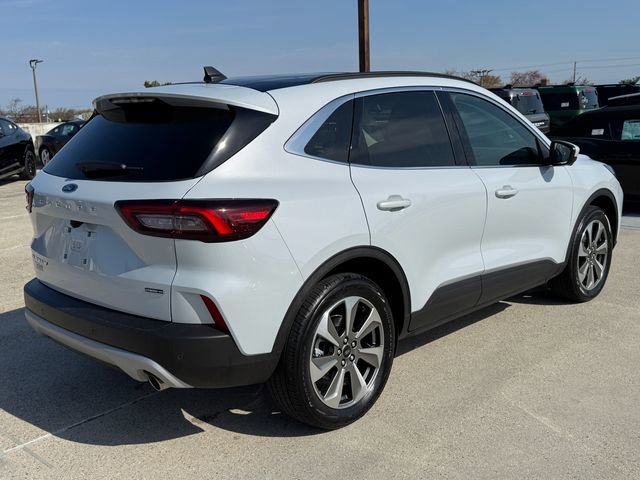 Certified 2025 Ford Escape Platinum w/ Premium Technology Package image 5