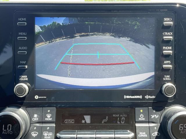 Used 2021 Toyota Highlander XLE FWD image 19