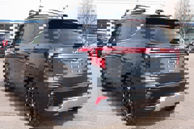 Used 2024 Kia Seltos EX image 3