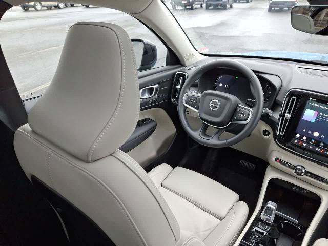Used 2025 Volvo XC40 B5 Ultra w/ Climate Package AWD/4WD image 15
