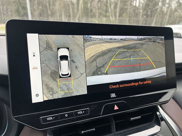 Used 2024 Toyota Venza Limited image 23