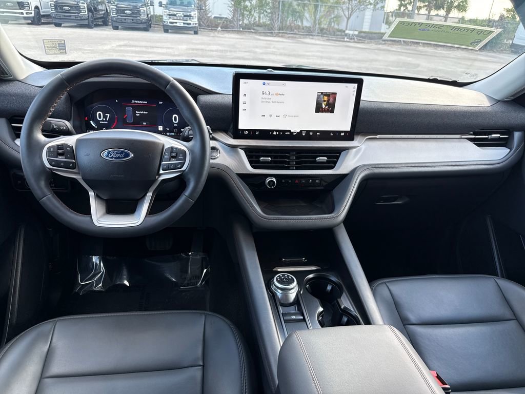 Certified 2025 Ford Explorer Active w/ Active Comfort Package image 6