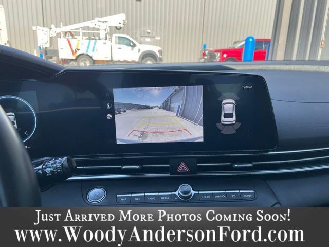 Used 2024 Hyundai Elantra Limited image 11