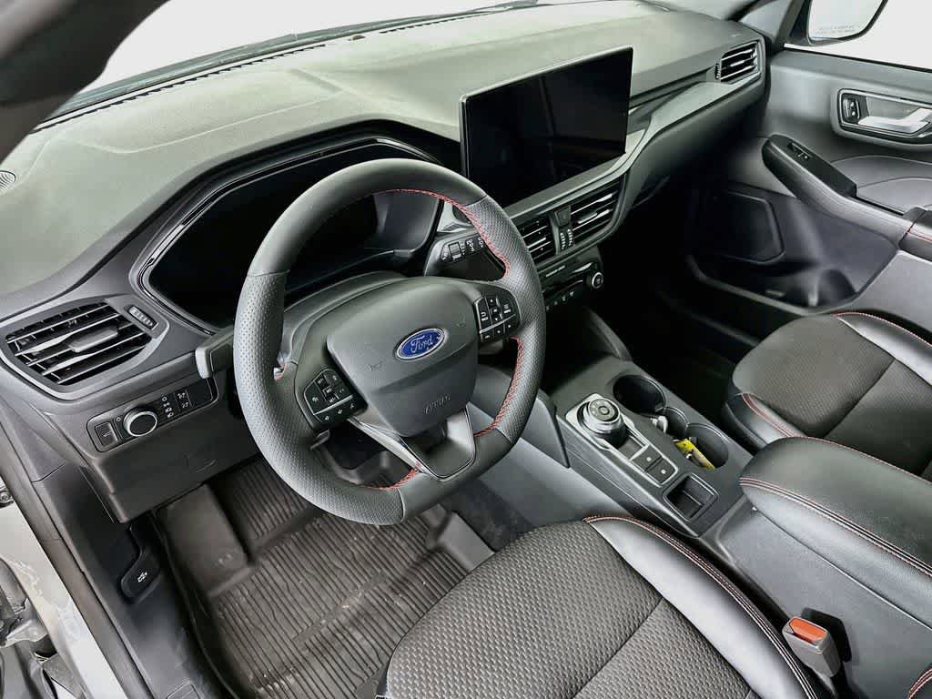 Certified 2023 Ford Escape ST-Line w/ Tech Pack #1 FWD image 2
