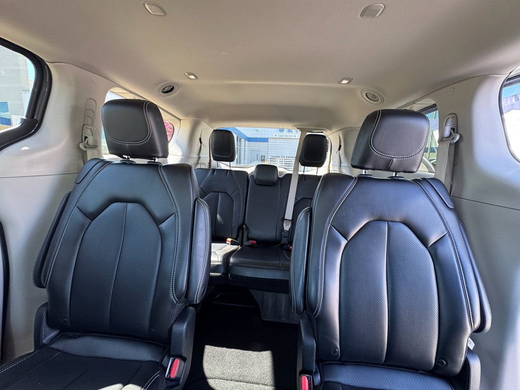 Used 2023 Chrysler Pacifica Touring-L FWD image 26