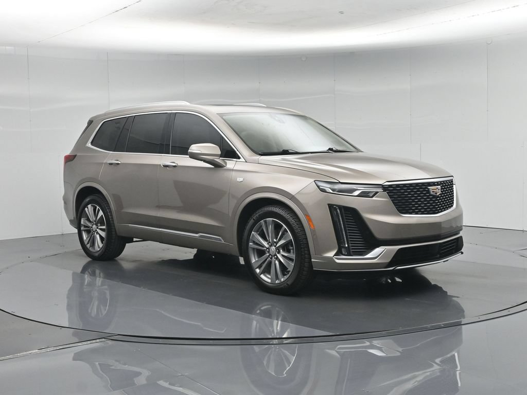 Used 2022 Cadillac XT6 Premium Luxury w/ Technology Package FWD image 7