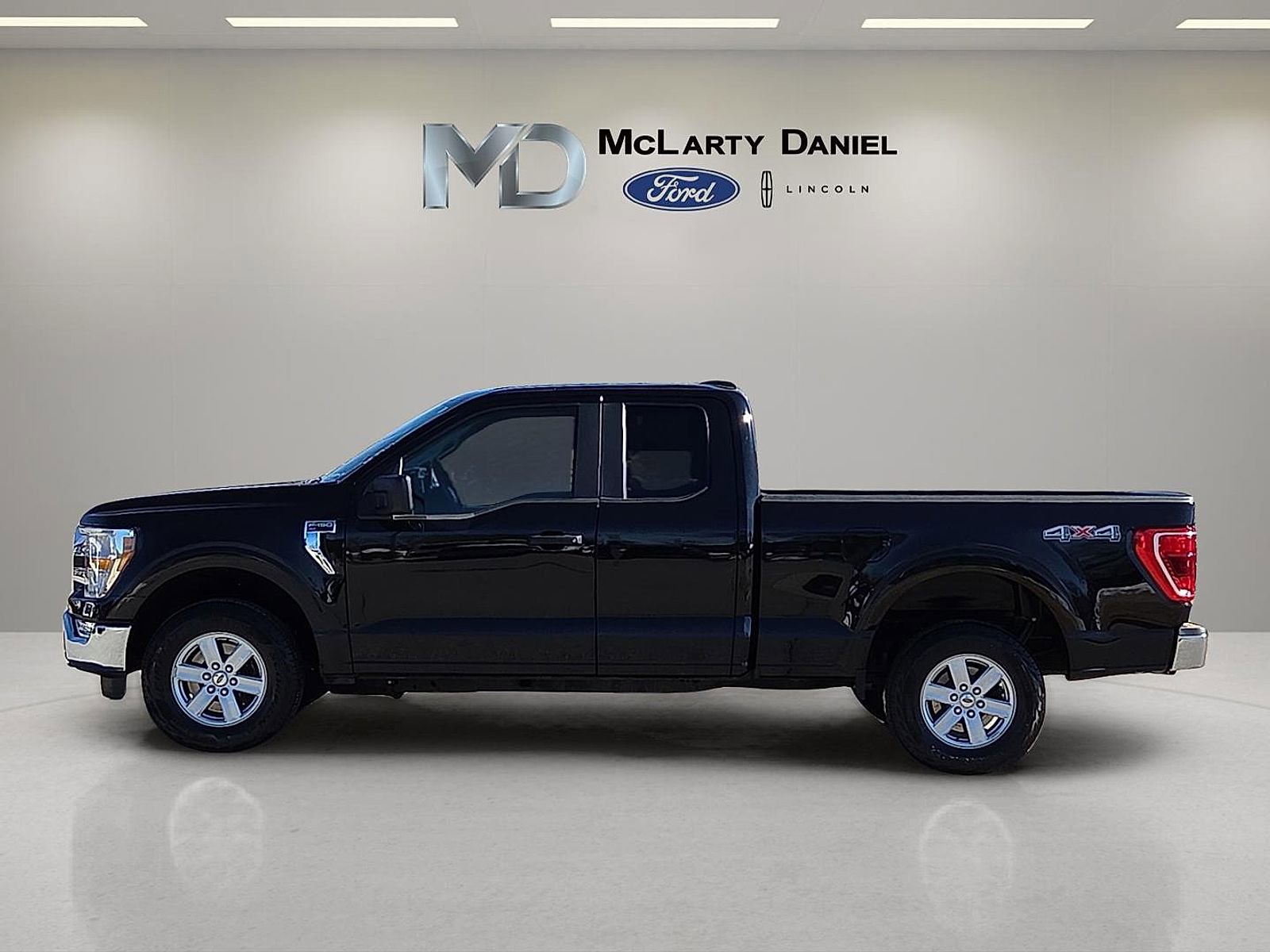 Certified 2022 Ford F150 XLT image 3