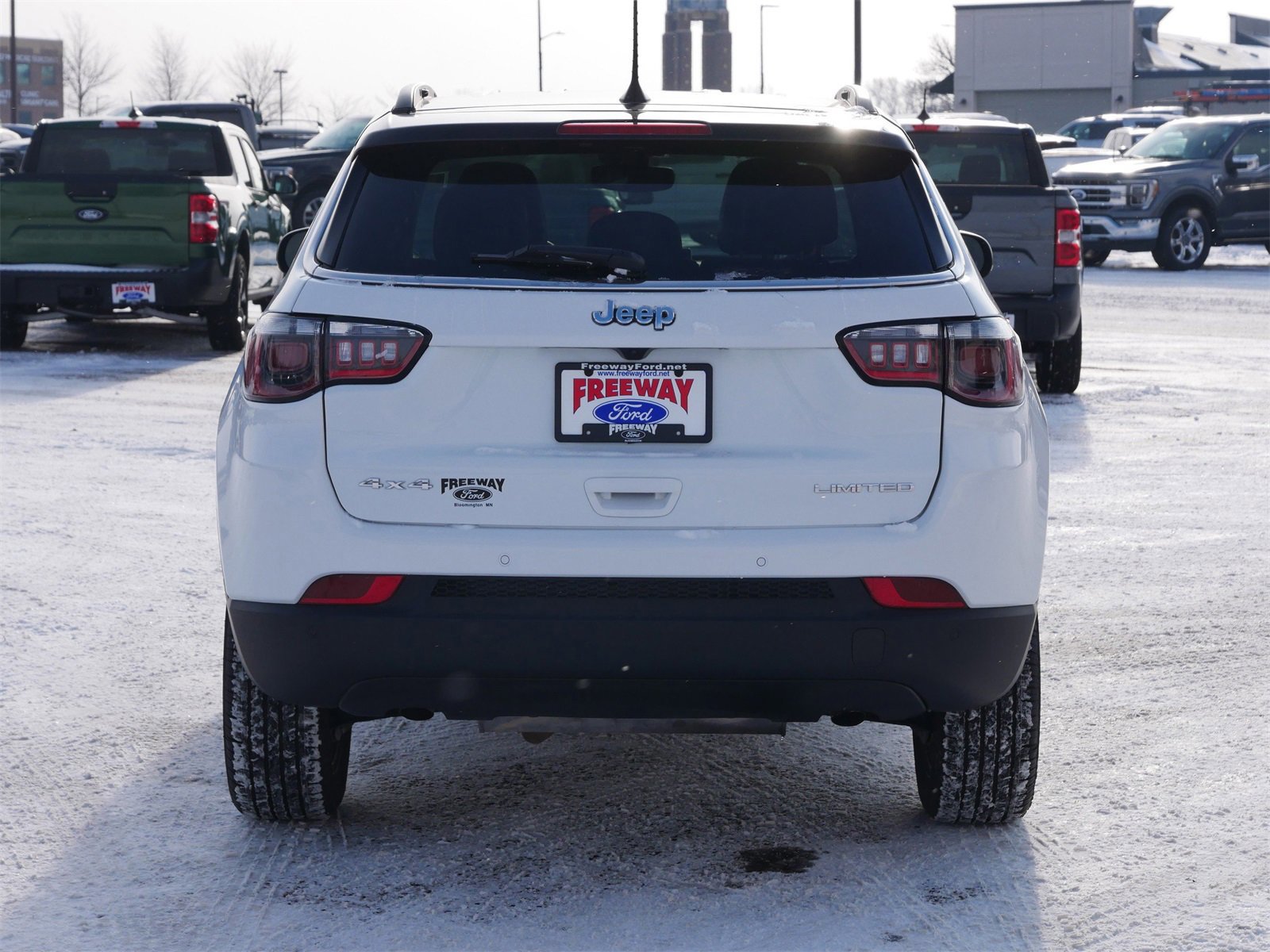 Used 2025 Jeep Compass Limited image 3