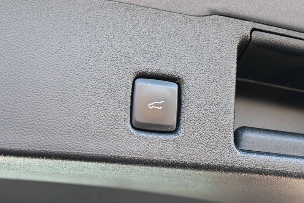 Certified 2022 Ford Escape SE w/ SE Sport Appearance Package image 13