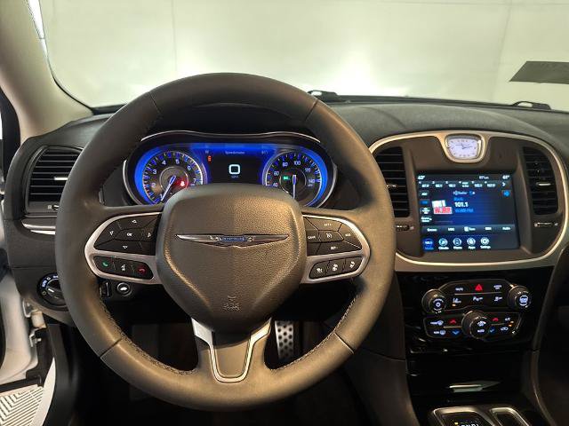 Used 2023 Chrysler 300 Touring w/ Safetytec Plus Group RWD image 8