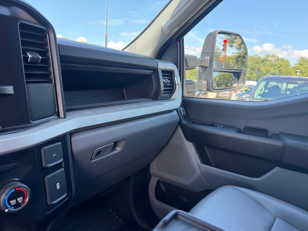 Certified 2025 Ford F250 XL w/ XL Off-Road Package AWD/4WD image 21