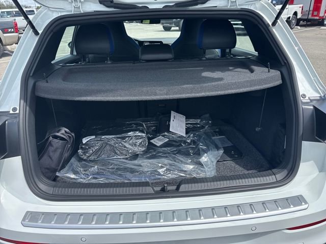 Used 2024 Volkswagen Golf R image 12