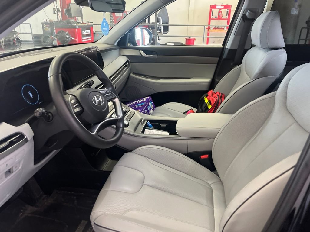 Used 2024 Hyundai Palisade SEL FWD image 4