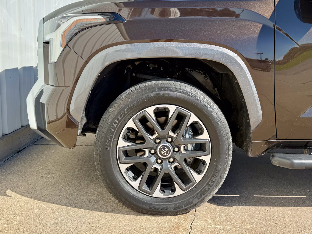 Used 2023 Toyota Tundra Limited AWD/4WD image 37