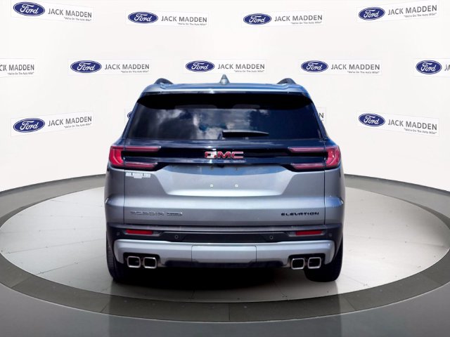 Used 2024 GMC Acadia Elevation w/ Luxury Package AWD/4WD image 4