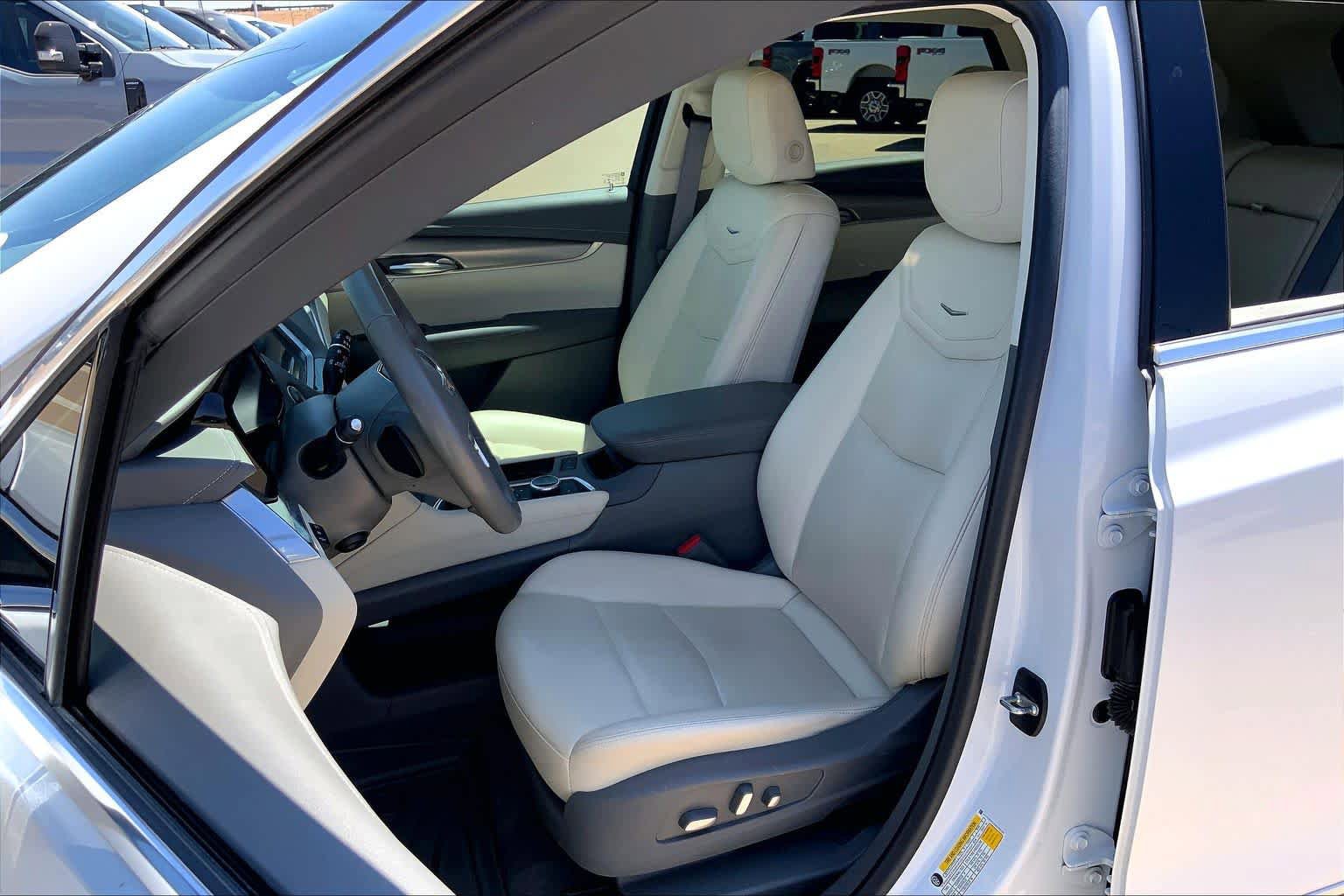 Used 2021 Cadillac XT5 Premium Luxury FWD image 8