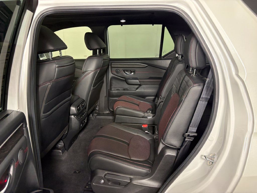 Used 2026 Honda Pilot Black Edition image 29