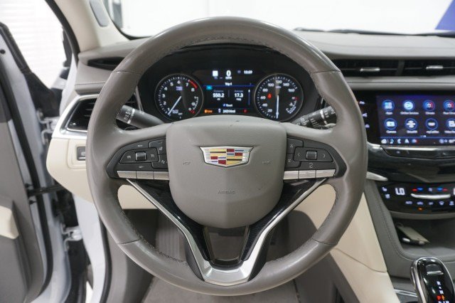 Used 2025 Cadillac XT6 Premium Luxury w/ Technology Package FWD image 31