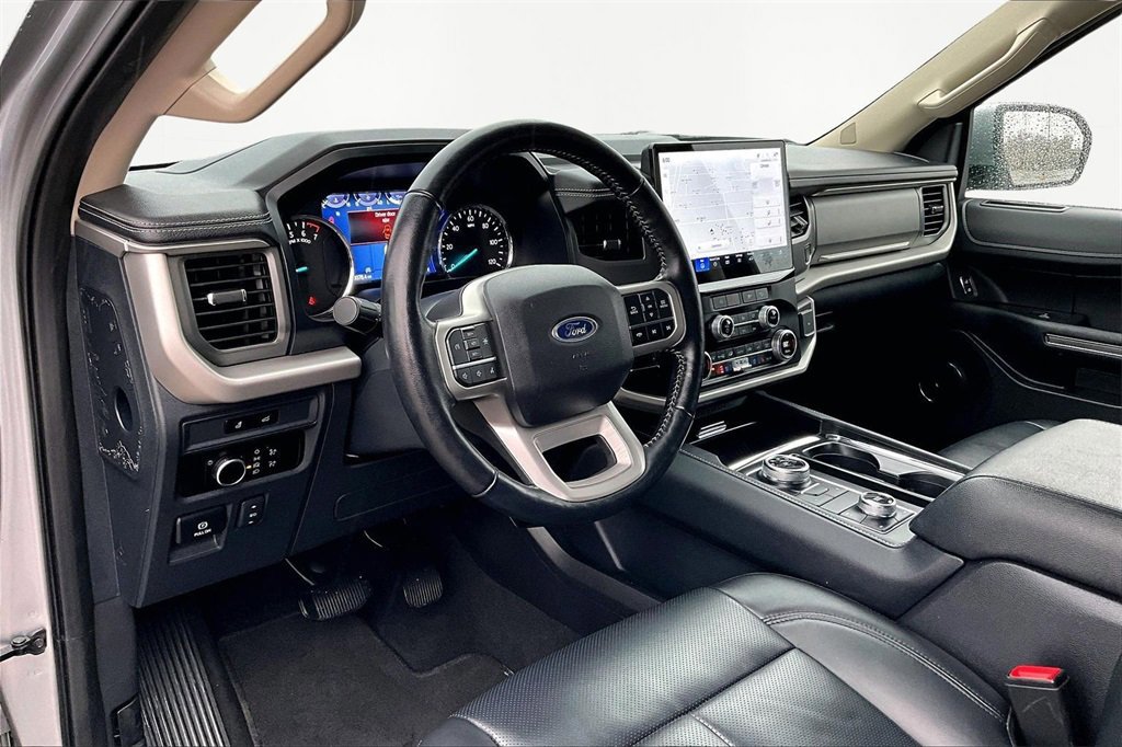 Certified 2023 Ford Expedition XLT image 14