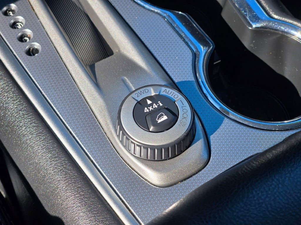 Used 2018 Nissan Pathfinder SL w/ Midnight Edition Package image 34