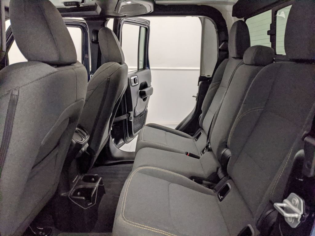 Used 2025 Jeep Gladiator Sport image 20