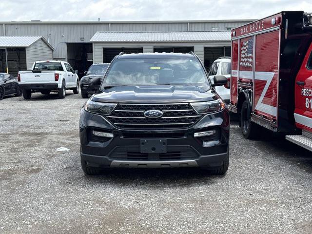 Certified 2020 Ford Explorer XLT w/ Equipment Group 202A RWD image 2