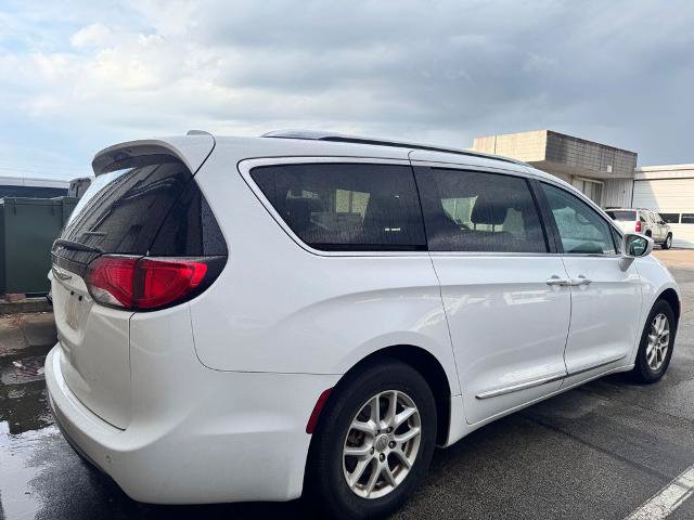 Used 2024 Chrysler Voyager LX FWD image 4