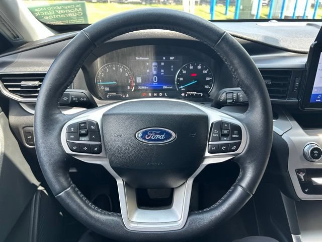 Certified 2022 Ford Explorer XLT w/ Equipment Group 202A AWD/4WD image 18