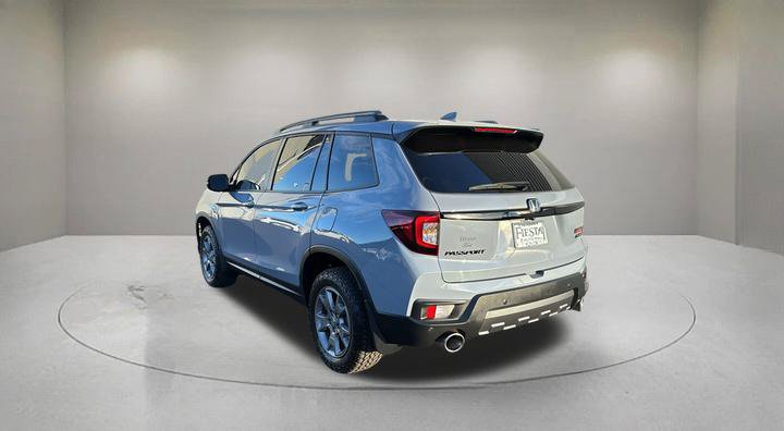 Used 2025 Honda Passport TrailSport image 4