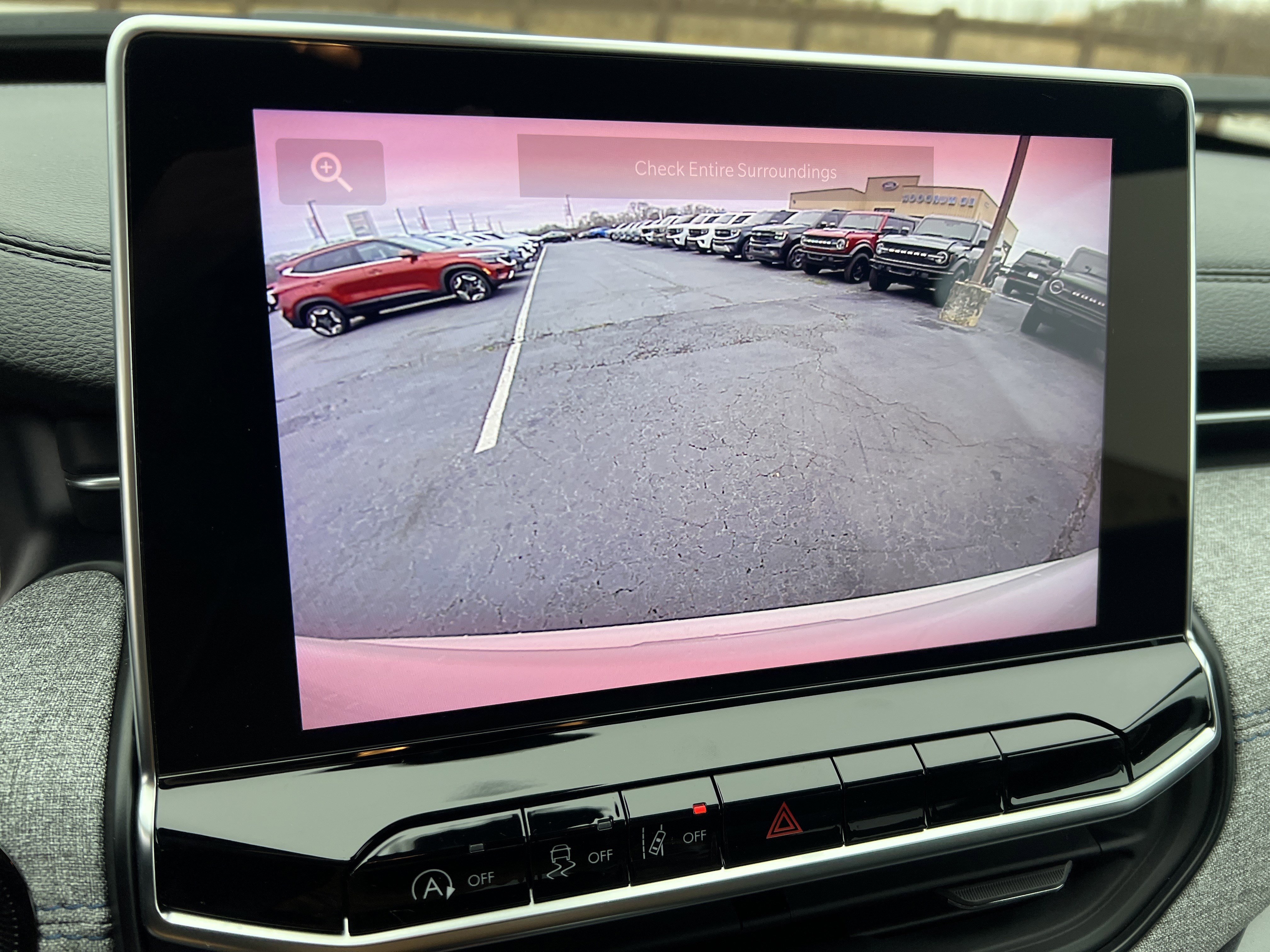 Used 2024 Jeep Compass Latitude image 25