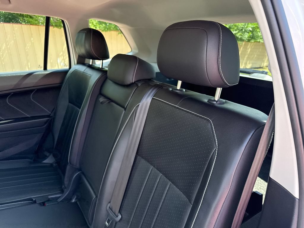 Used 2024 Volkswagen Tiguan SE w/ Panoramic Sunroof Package AWD/4WD image 23