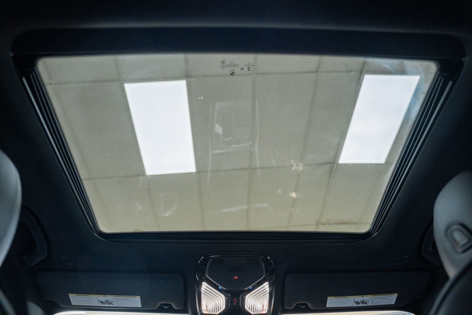 Used 2023 BMW 330i xDrive Sedan w/ M Sport Package image 38