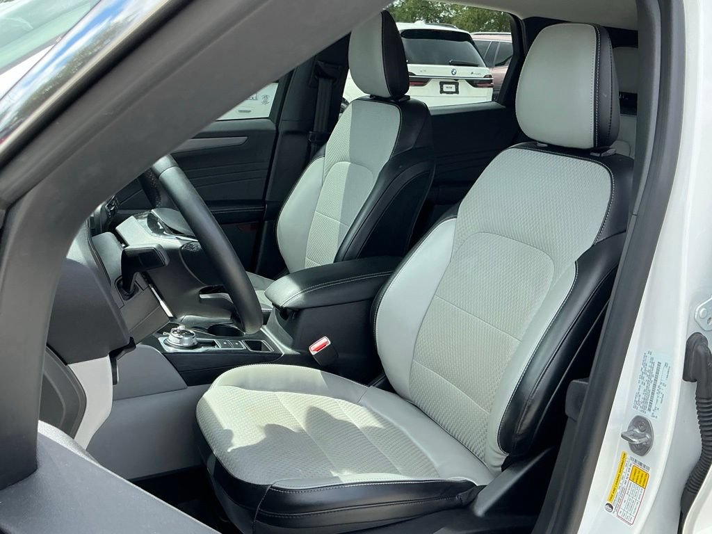 Certified 2023 Ford Escape SE FWD image 28