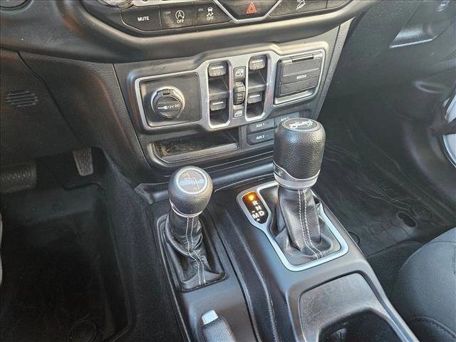 Used 2018 Jeep Wrangler Unlimited Sahara w/ Cold Weather Group image 12