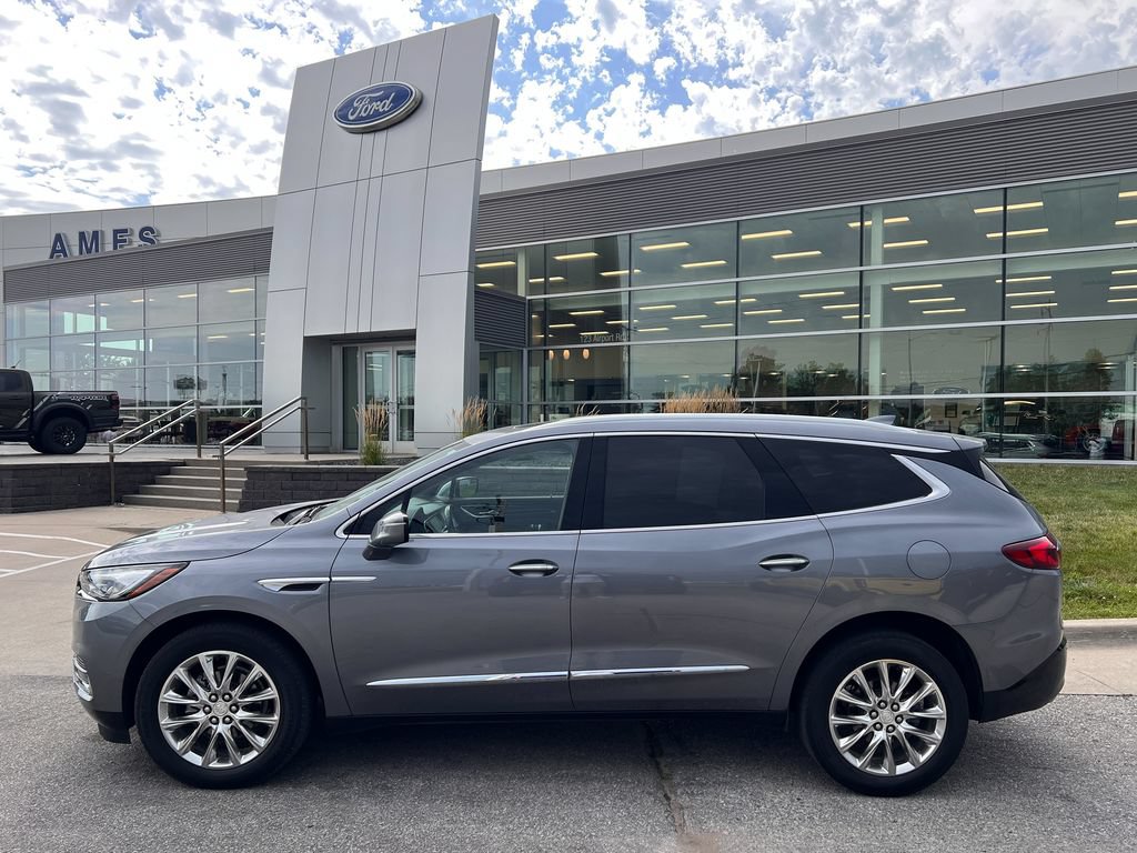 Used 2021 Buick Enclave Premium w/ Sun and Sites Package AWD/4WD image 3