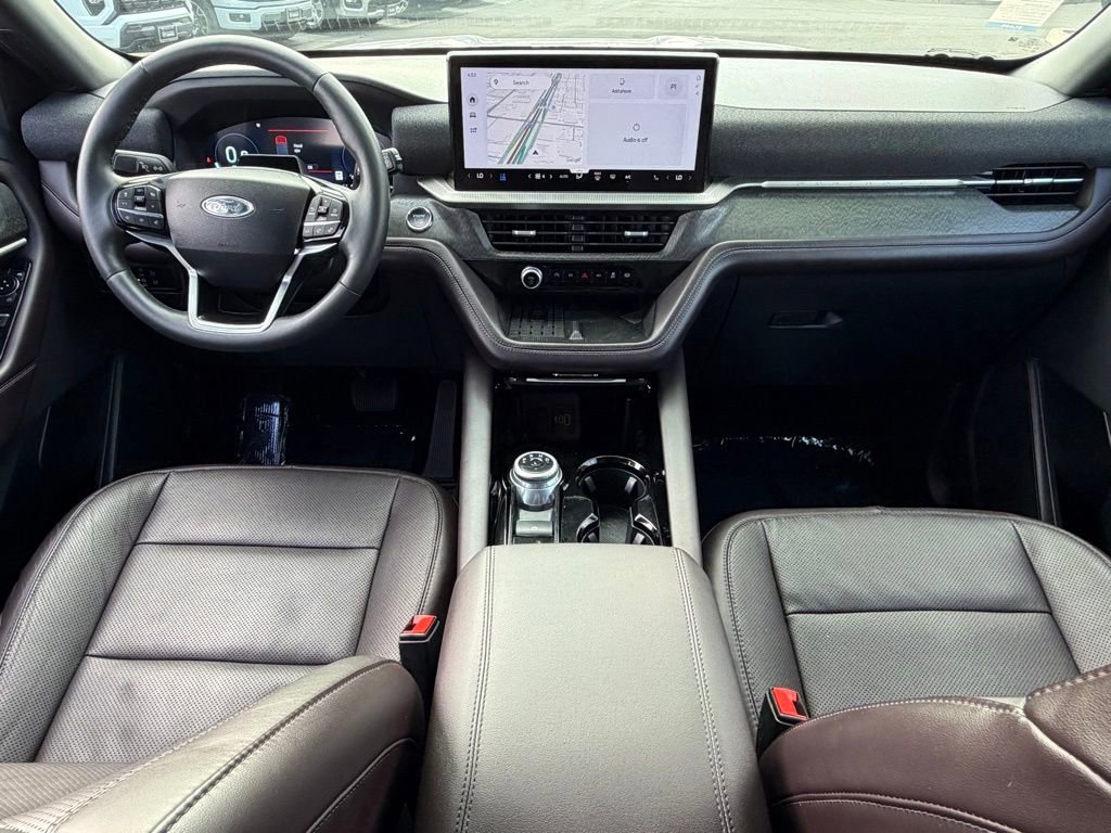 Certified 2025 Ford Explorer Platinum w/ LUX Leather Package image 32