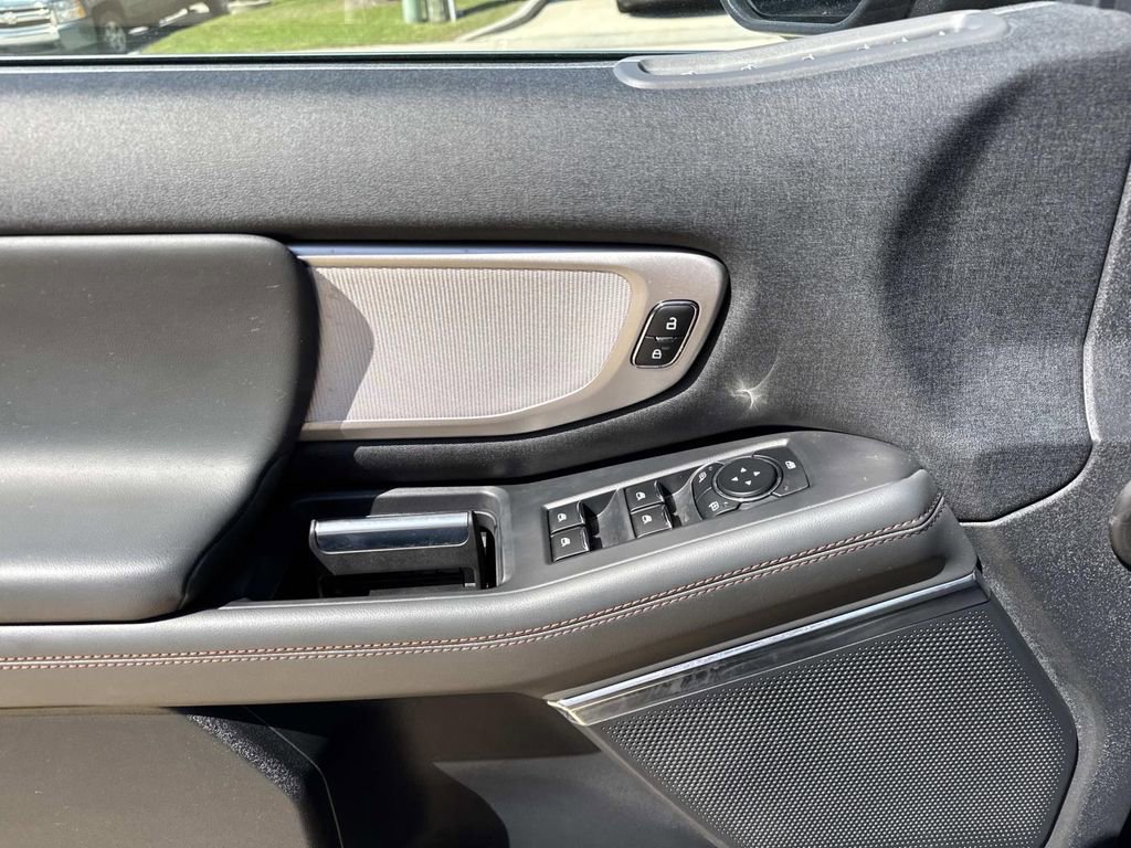 Certified 2025 Ford Expedition Active image 23