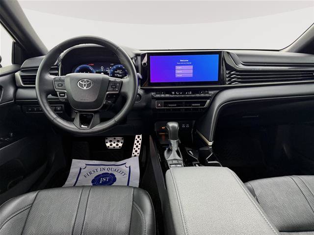 Used 2025 Toyota Camry XSE FWD image 15