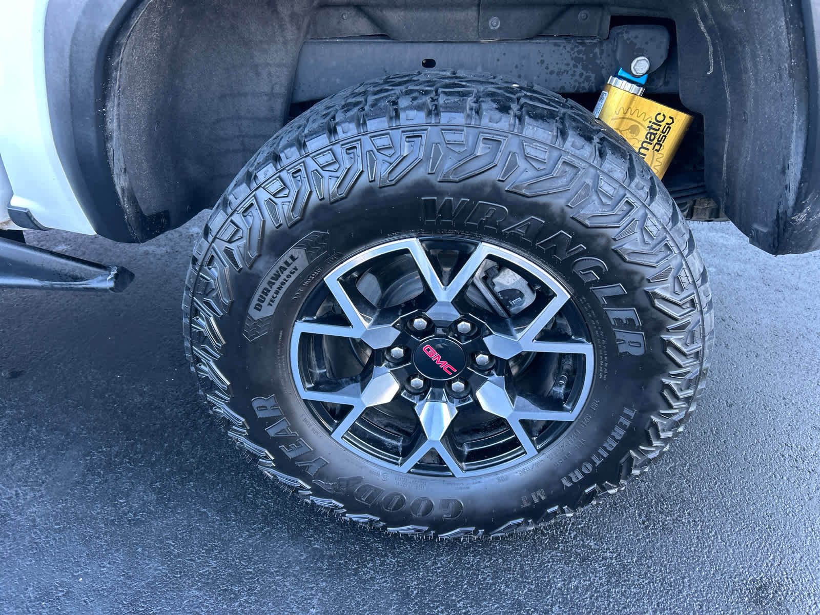 Used 2023 GMC Canyon AT4X image 15