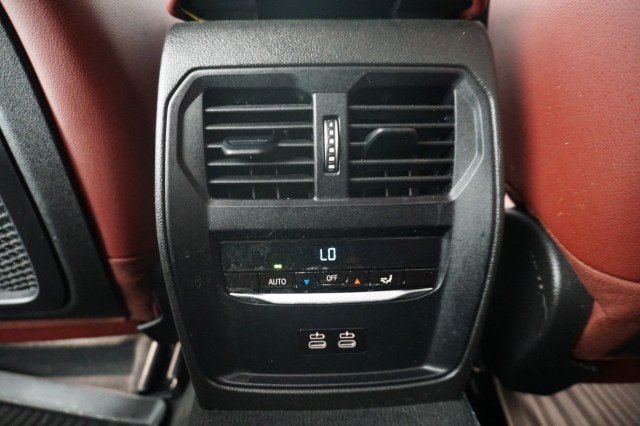 Used 2023 BMW 330i Sedan w/ M Sport Package RWD image 18