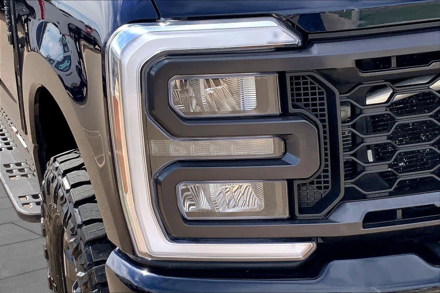 Certified 2024 Ford F250 Lariat w/ Lariat Ultimate Package AWD/4WD image 28