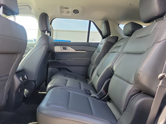 Certified 2025 Ford Explorer Active w/ Active Comfort Package RWD image 12