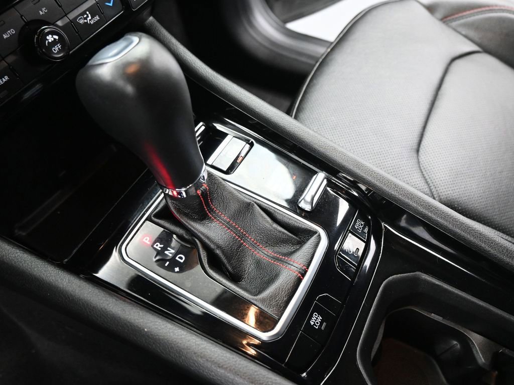 Used 2022 Jeep Compass Trailhawk w/ Trailhawk Elite Group image 17