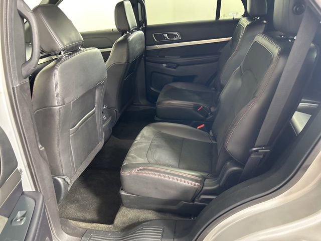 Certified 2018 Ford Explorer XLT w/ Equipment Group 202A AWD/4WD image 20