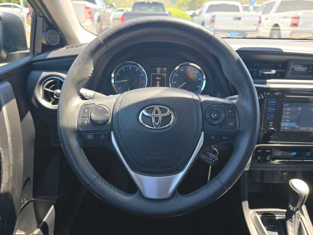 Used 2018 Toyota Corolla SE w/ Carpet Mat Package (TMS) FWD image 11