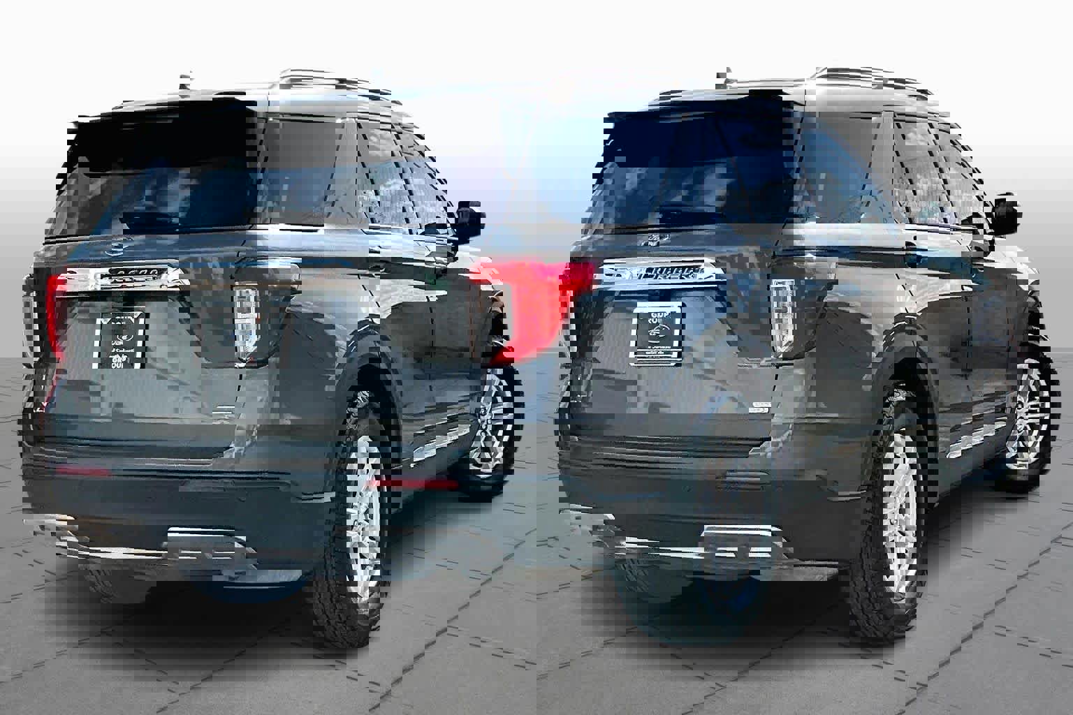 Certified 2020 Ford Explorer XLT w/ Equipment Group 202A RWD image 3