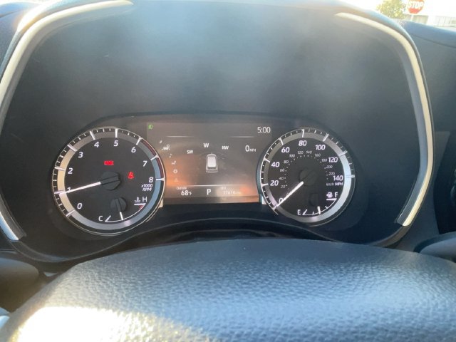 Used 2024 Toyota Highlander XLE AWD/4WD image 19