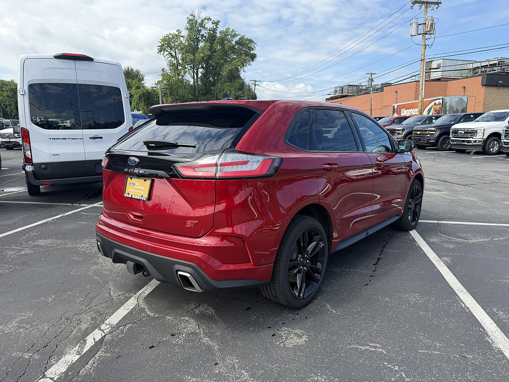 Certified 2024 Ford Edge ST w/ Equipment Group 401A AWD/4WD image 7